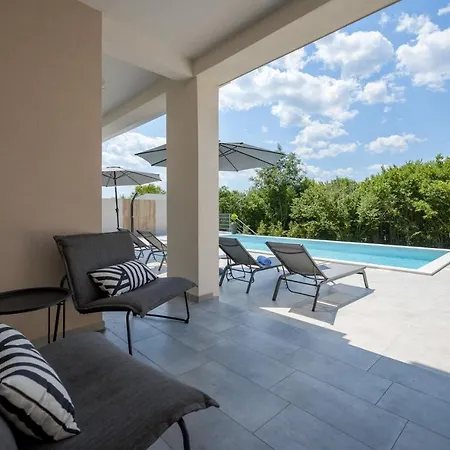 Sanja Villa
