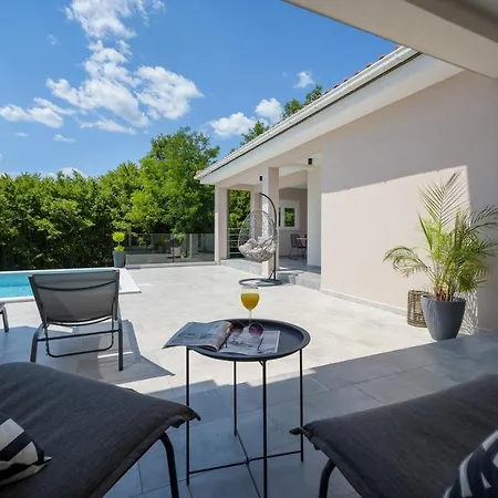 Sanja Villa