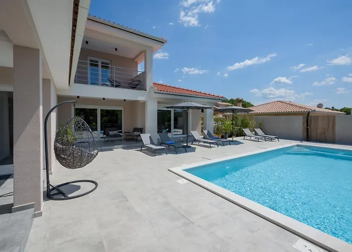 Vila Sanja Veligolji