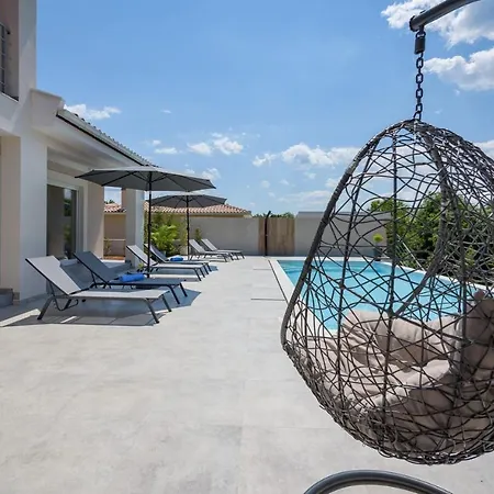 Sanja Villa